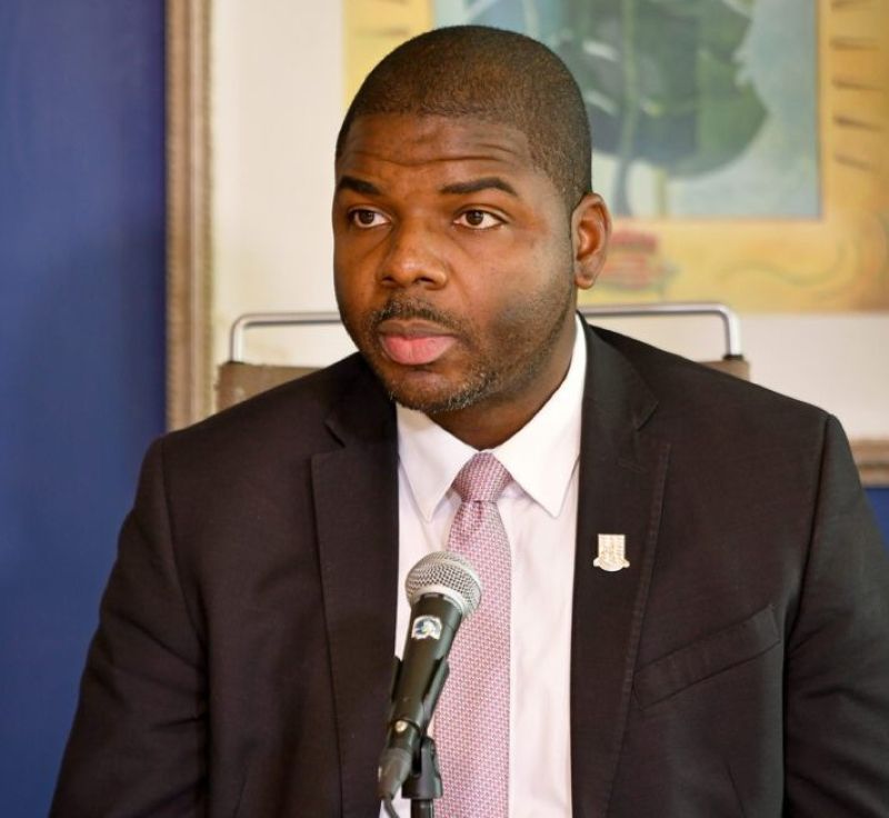 Premier Presses Committee Over Gov't Pension Increase